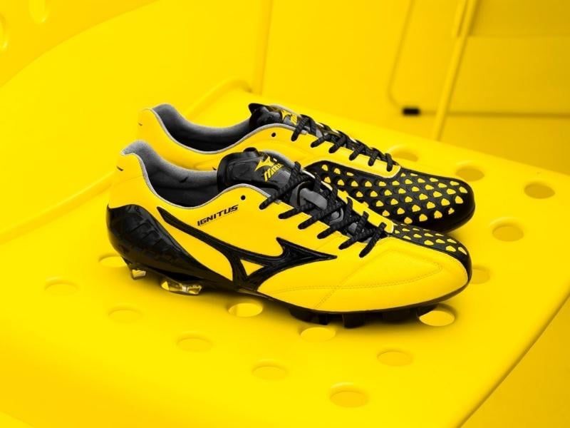 Giày đá bóng Mizuno Wave Ignitus Japan FG màu Cyber Yellow/ Black